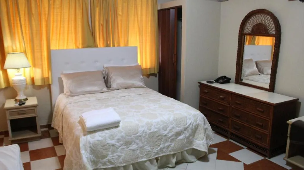 Hostal Plaza Yu Santo Domingo